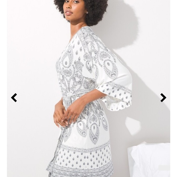 Soma White and Gray Patterned Robe Comfy Cozy Lightweight - Picture 3 of 5